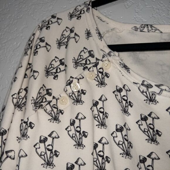 Kate Quinn Cream‎ Mushroom All Over Print Top Size XL - Picture 3 of 5